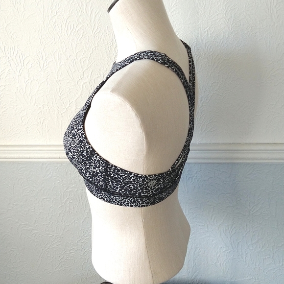 🍋 Lululemon Sports Bra size 8 - Picture 6 of 7